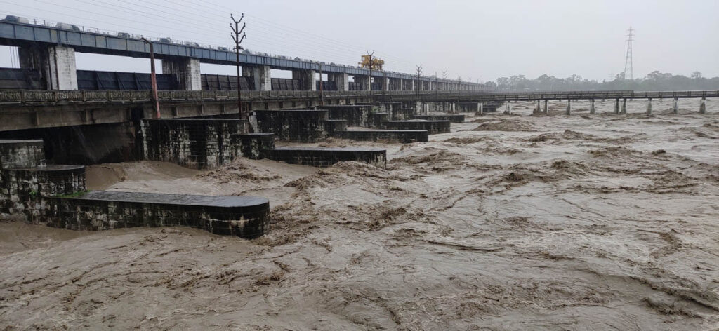 भारतले खोल्यो गण्डक बाँधका सबै ढोका