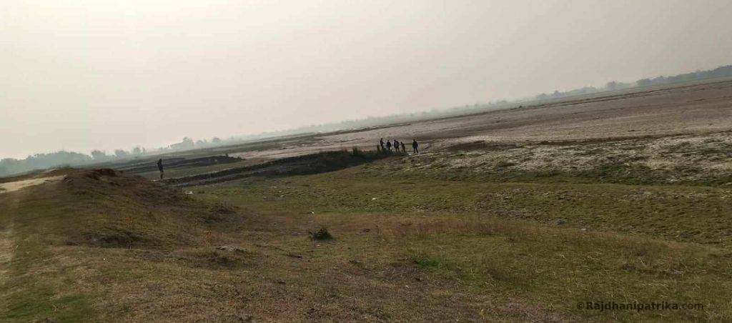 लेखापालले आफ्नो श्रीमतीको नाममा कामै नगरी ५० लाखको भुक्तानी दिएपछि