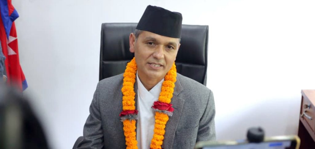 गृहमन्त्री अर्यालले रेडक्रसलाई सरकारसँग समन्वय गर्दै कार्य गर्ने सन्देश दिए