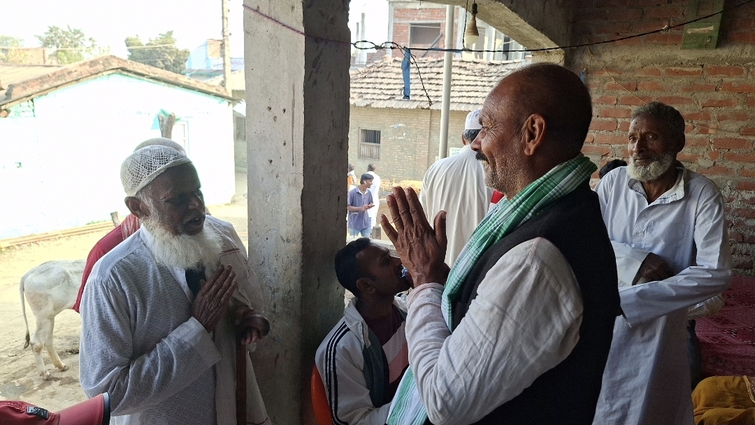 नवराजपुर–५ का विभिन्न बस्तीमा घरदैलो, मतदातासँग प्रत्यक्ष संवाद तीव्र