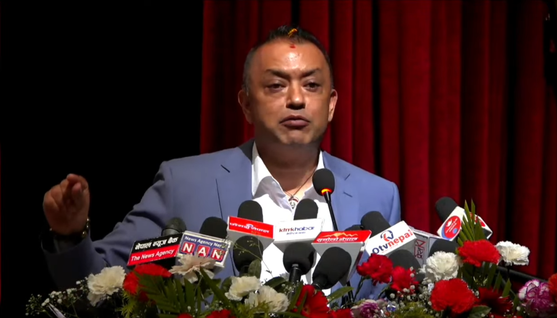 सरकारको कार्यशैलीप्रति गगन थापाको कडा आलोचना, सुकुम्बासीमाथि ‘अमानवीय व्यवहार’ आरोप